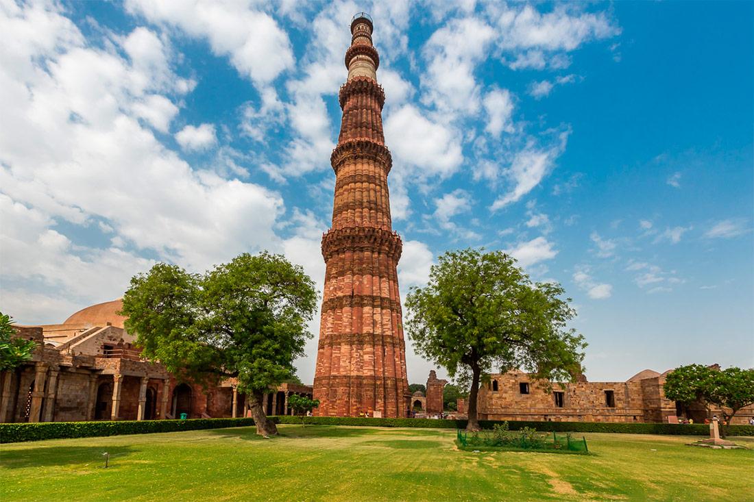 Qutub Minar - Magnificent Temple Complex