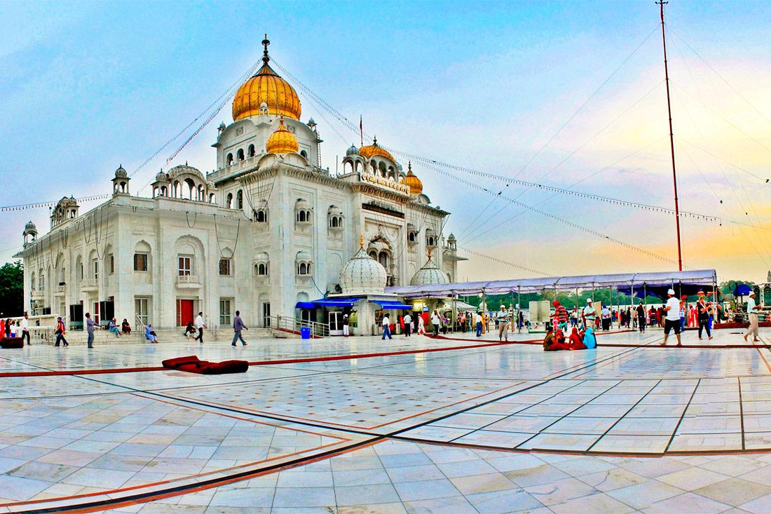 Gurdwara Bangla Sahib - Majestic Sikh Temple