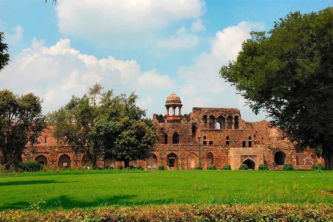 Purana Qila (Old Fort)