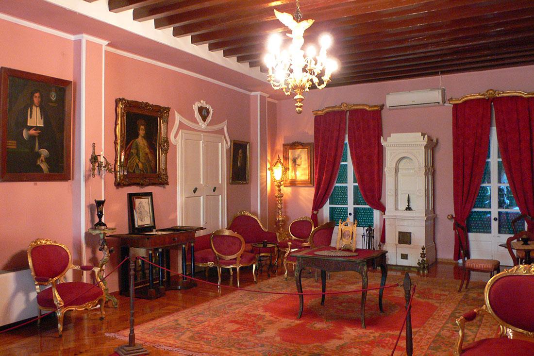 Roma Mansion